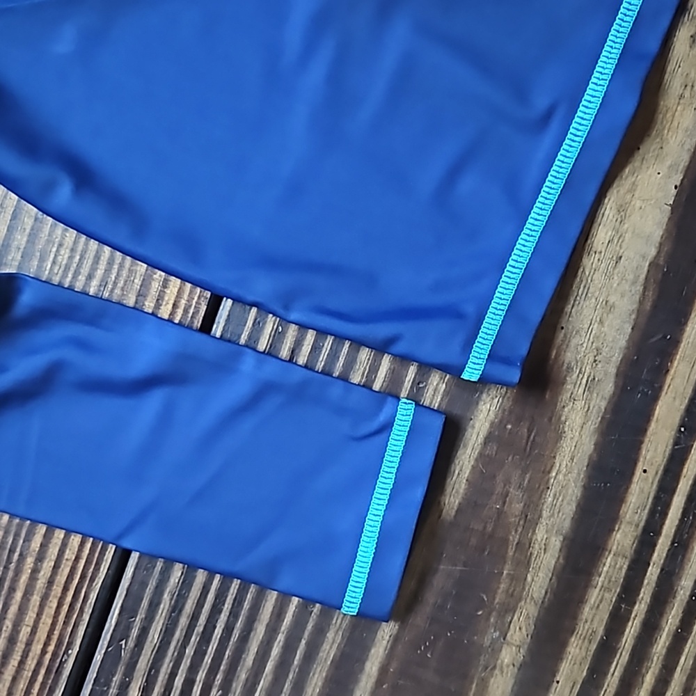 NEW! CARTER'S DINO RASHGUARD - Picture 4 of 7